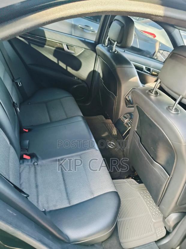 Mercedes-Benz C200 2012 Black