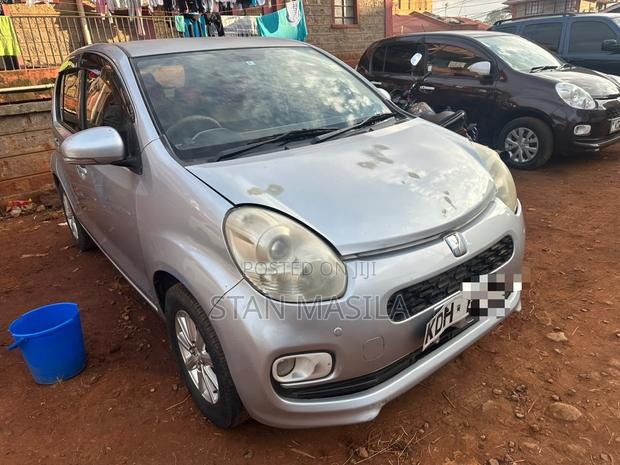 Toyota Passo 2015 Silver