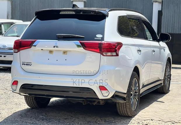 Mitsubishi Outlander 2.4 PHEV AWD 2019 White