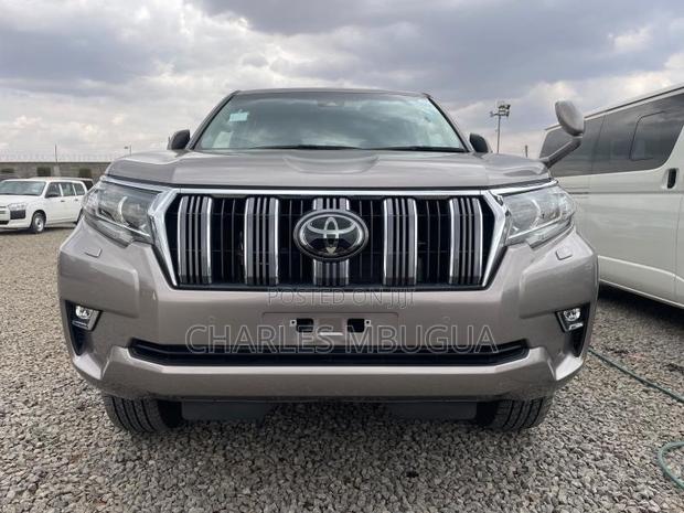 Toyota Land Cruiser Prado 2.8 2021 Gold