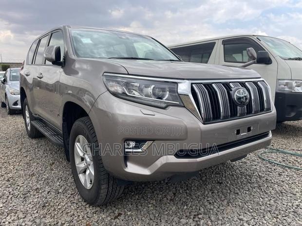 Toyota Land Cruiser Prado 2.8 2021 Gold