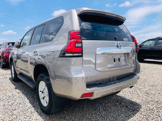 Toyota Land Cruiser Prado 2.8 2021 Gold
