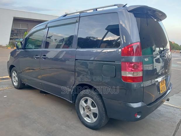 Toyota Noah 2.0 FWD (8 Seater) 2003 Black