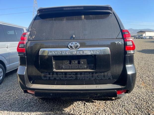 Toyota Land Cruiser Prado 2.8 2021 Black