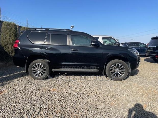 Toyota Land Cruiser Prado 2.8 2021 Black