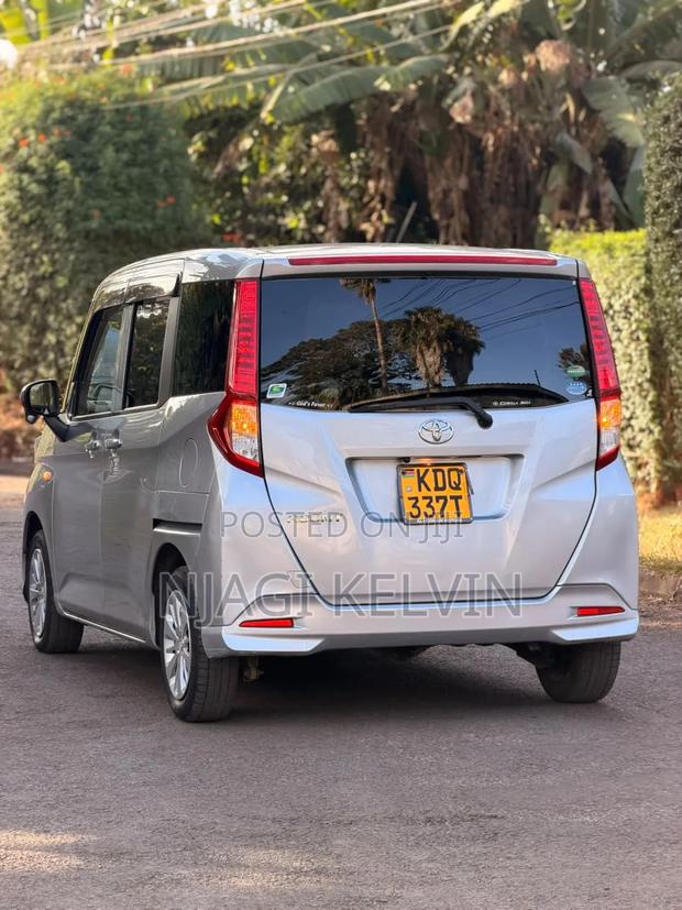 Toyota Roomy 2017 Silver