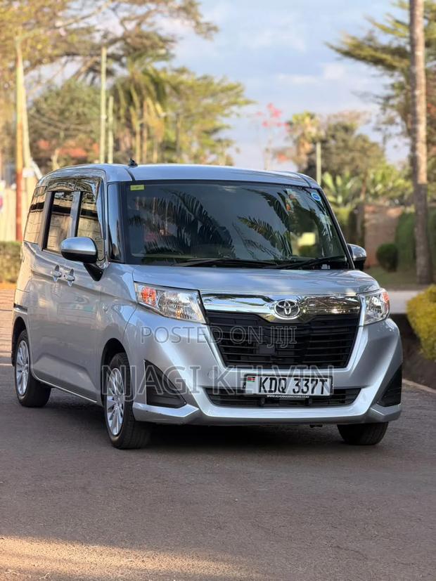 Toyota Roomy 2017 Silver