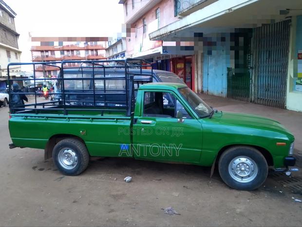 Toyota Hilux 1992 Green