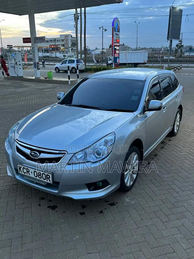 Subaru Legacy 2011 Silver