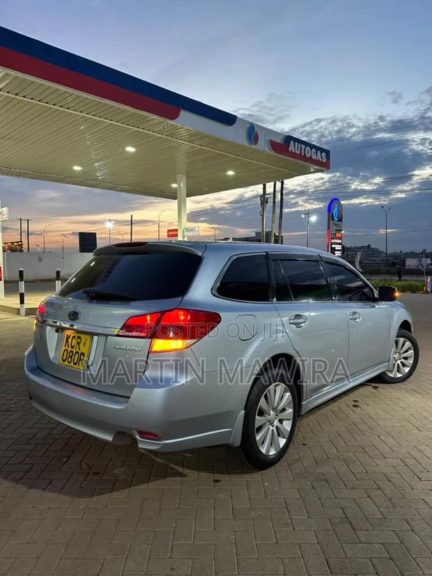 Subaru Legacy 2011 Silver