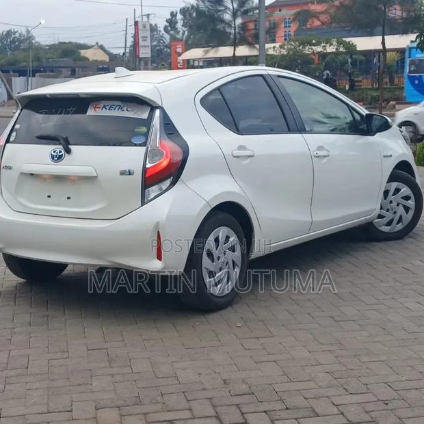 Toyota Aqua 2019 Pearl
