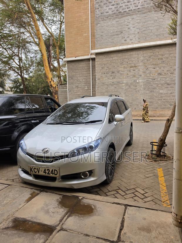 Toyota Wish 2012 Silver