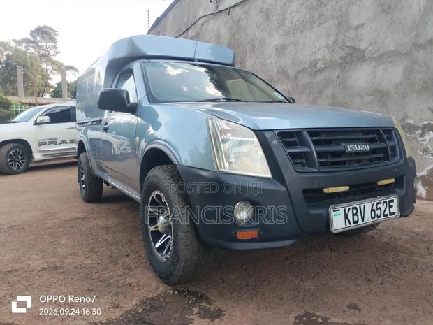Isuzu D-MAX 2012 Gray
