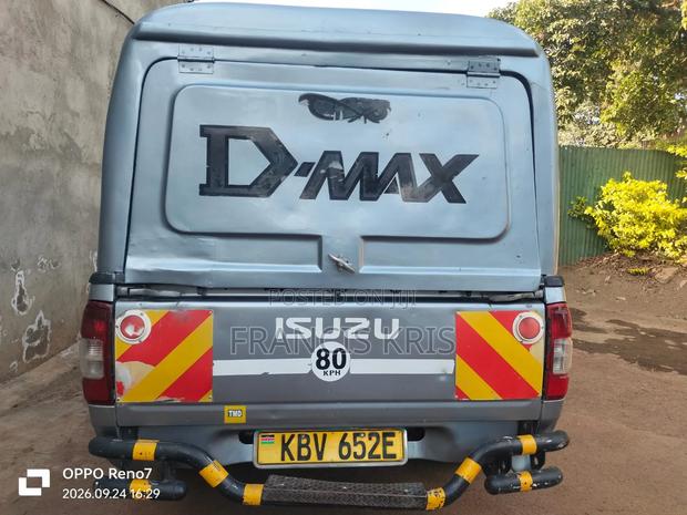 Isuzu D-MAX 2012 Gray