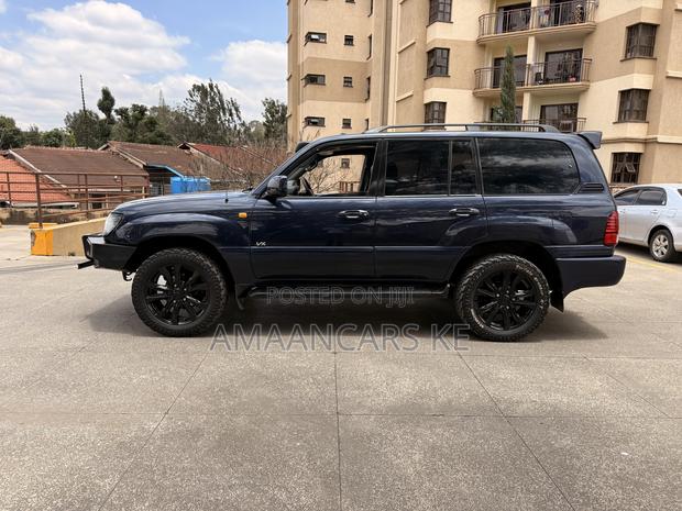 Toyota Land Cruiser HDJ 100 2003 Blue