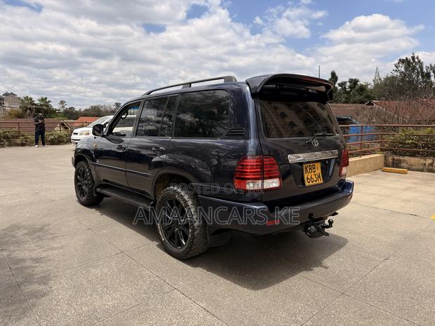Toyota Land Cruiser HDJ 100 2003 Blue