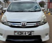 Toyota ISIS 1.8 L G-edition 2WD 2015 White for sale