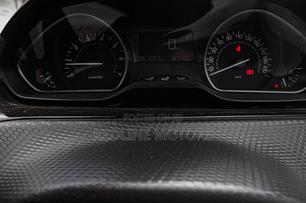 Peugeot 208 2019 Red