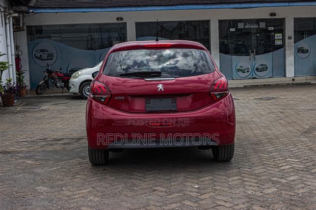 Peugeot 208 2019 Red