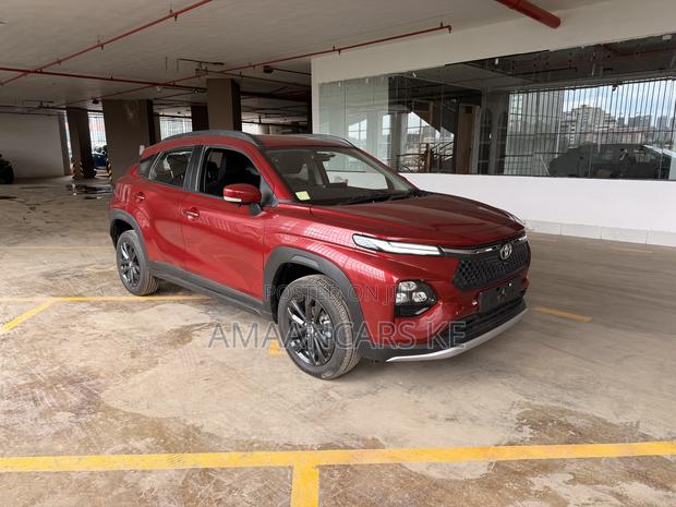 Toyota Urban Cruiser 2025 Red