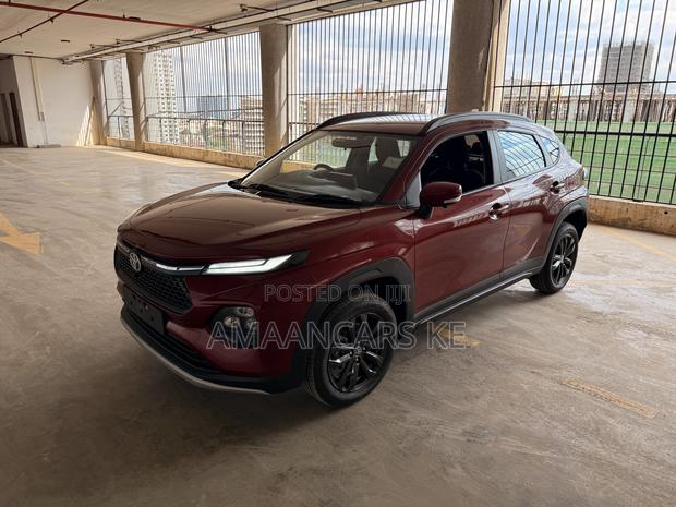 Toyota Urban Cruiser 2025 Red