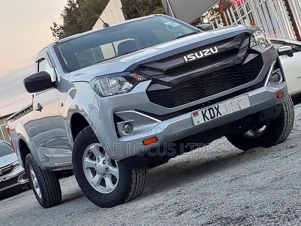 Isuzu D-MAX 2026 Silver