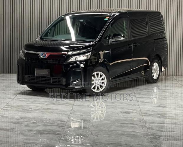 Toyota Voxy Hybrid X 2WD 7-Seater 2019 Matt Black