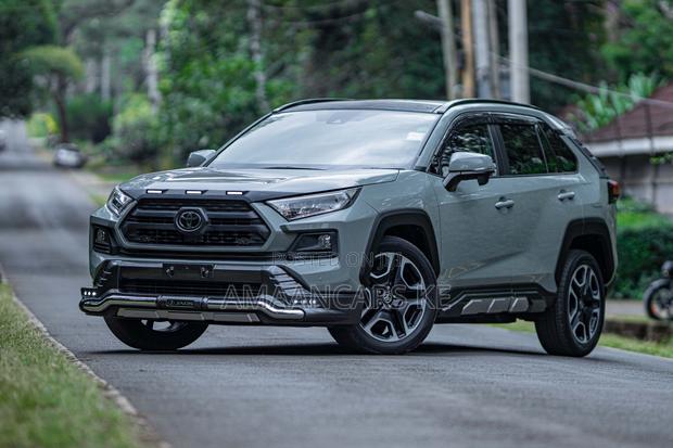 Toyota RAV4 Adventure 2019 Green