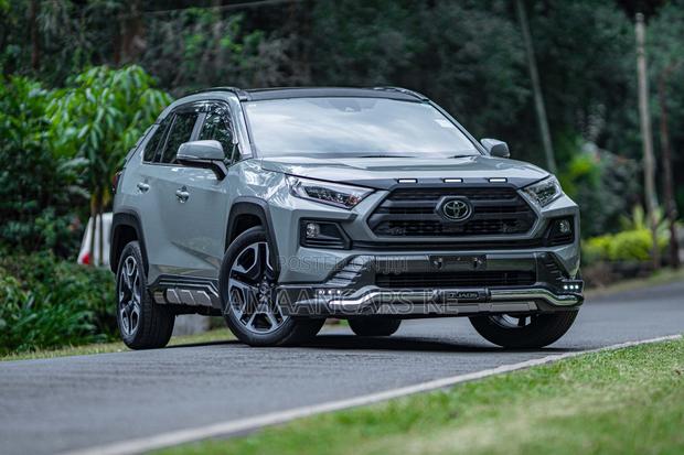 Toyota RAV4 Adventure 2019 Green