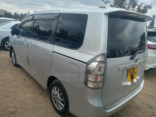 Toyota Voxy ZS 2WD 8-Seater 2013 Silver