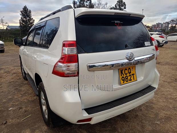 Toyota Land Cruiser Prado 2012 Pearl