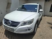 Volkswagen Tiguan 2.0 S 2009 White for sale
