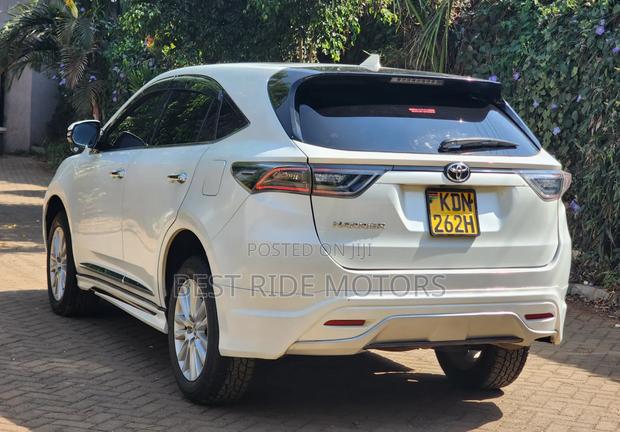 Toyota Harrier 2.0 2015 White