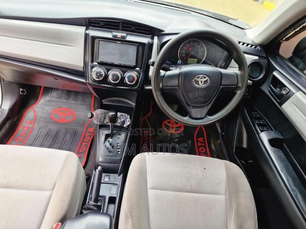 Toyota Axio 2010 Silver