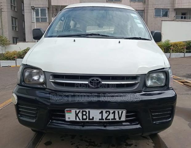 Toyota TownAce 2004 White