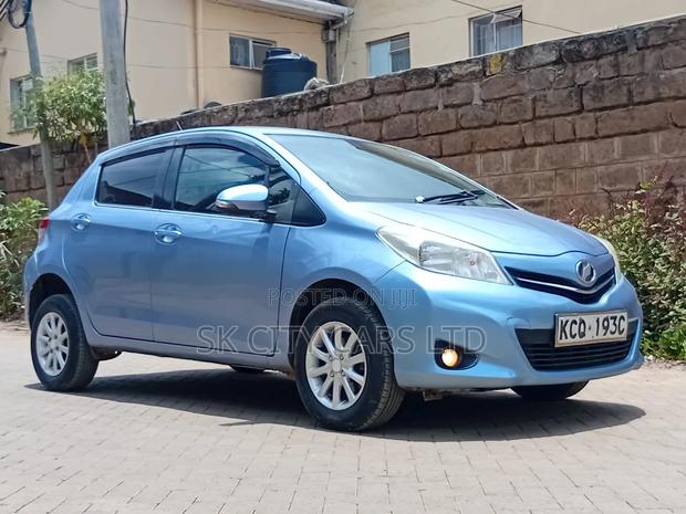 Toyota Vitz 1.3 FWD 5dr 2010 Blue