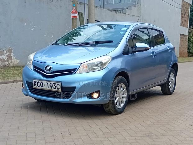 Toyota Vitz 1.3 FWD 5dr 2010 Blue