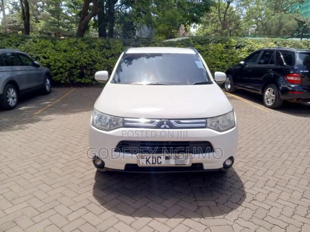 Mitsubishi Outlander 2014 White