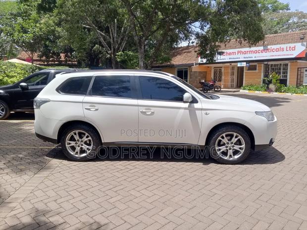 Mitsubishi Outlander 2014 White