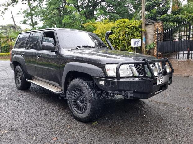 Nissan Patrol 2011 Black