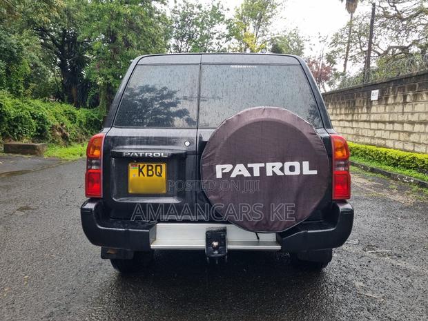 Nissan Patrol 2011 Black