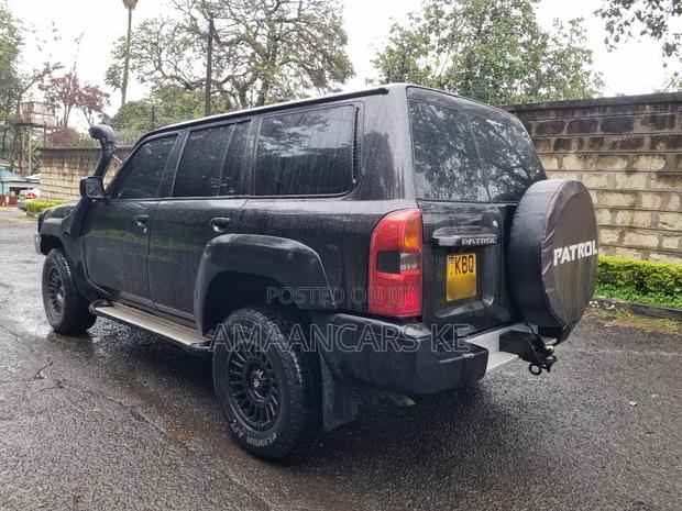 Nissan Patrol 2011 Black