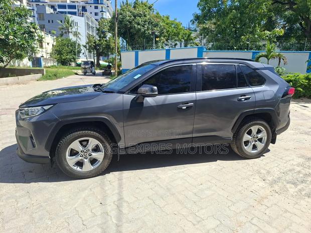 Toyota RAV4 Limited AWD 2020 Gray