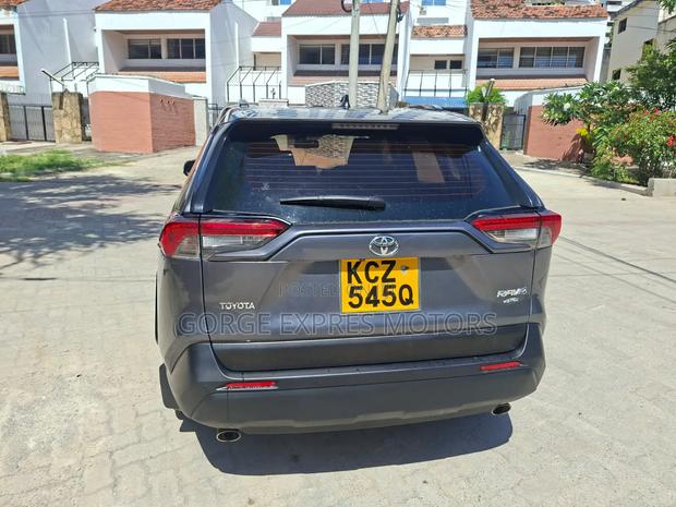 Toyota RAV4 Limited AWD 2020 Gray