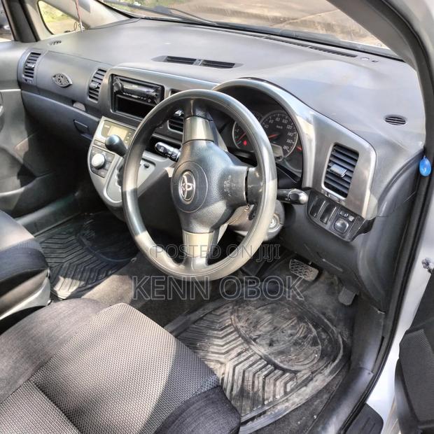 Toyota Wish 2007 Silver