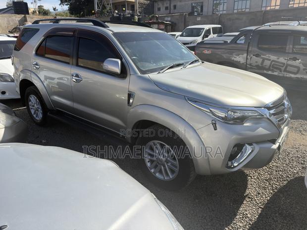 Toyota Fortuner 2.7 AWD 2013 Silver
