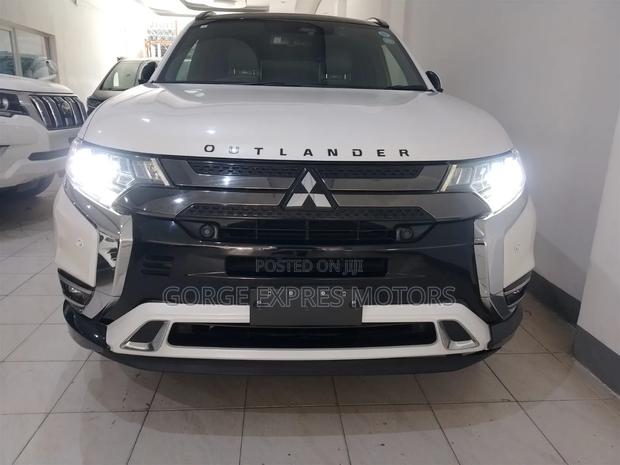 Mitsubishi Outlander 2019 White