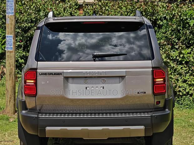 Toyota Land Cruiser Prado 2.8 2024 Brown