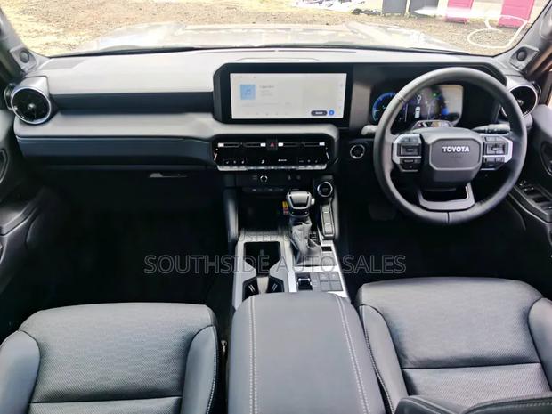 Toyota Land Cruiser Prado 2.8 2024 Brown