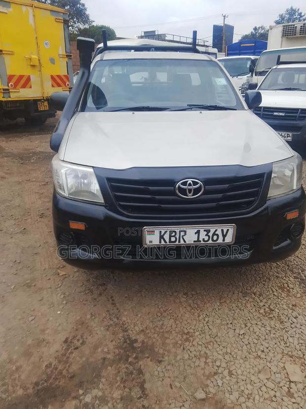 Isuzu D-MAX 2011 Gold